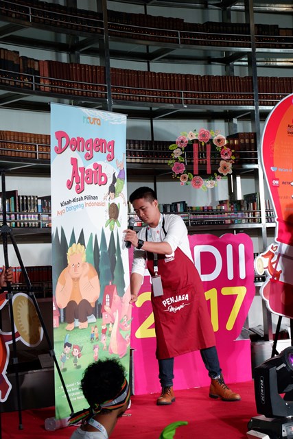 festival dongeng internasional indonesia 2017, festival dongeng 2017, dongeng, boneka tangan, imajinasi anak, cerita, belajar mendongeng, properti mendongeng, ayo dongeng indonesia, komunitas dongeng, perpustakaan nasional, perpustakaan anak